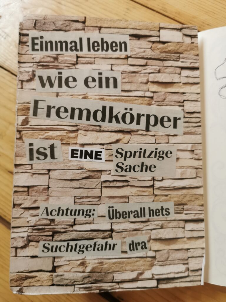 Collage aus Zeitungsausschnitten